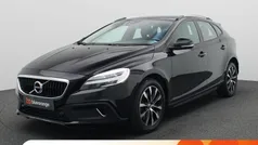 Zwart Gebruikt 2019 Volvo V40 CC Momentum Stationwagen | € 21.900 (Eerlijke prijs)