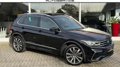 Zwart Gebruikt 2022 VW Tiguan R-line SUV | € 35.649 (Eerlijke prijs)