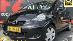 Zwart Gebruikt 2011 Toyota Aygo Comfort Hatchback | € 5.445 (Eerlijke prijs)