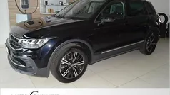 Zwart Gebruikt 2022 VW Tiguan Active SUV | € 37.503 (Goede deal)