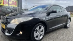 Zwart Gebruikt 2009 Renault Mégane Coupé Business Coupé | € 3.749 (Eerlijke prijs)