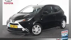 Gebruikt 2016 Toyota Aygo X-play Hatchback | € 8.450 (Eerlijke prijs)