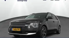 Zwart Gebruikt 2022 Kia Niro 2 SUV | € 30.950 (Eerlijke prijs)
