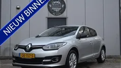 Grijs, metallic lak Gebruikt 2015 Renault Mégane III LIMITED Hatchback | € 5.950 (Eerlijke prijs)