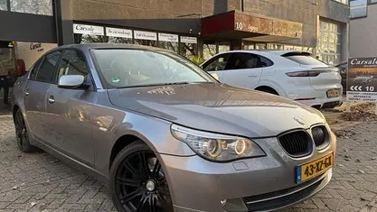 Grijs (metallic) Gebruikt 2007 BMW 540 Comfort Edition Sedan | € 7.650 (Goede deal)