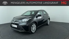 Gebruikt 2024 Toyota Aygo X Play SUV | € 17.335 (Eerlijke prijs)
