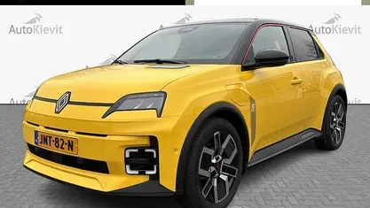 Geel Nieuw 2025 Renault R5 Komfort Hatchback | € 33.950 (Eerlijke prijs)