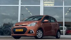 Oranje, metallic lak Gebruikt 2014 Hyundai i10 Comfort Hatchback | € 5.244 (Eerlijke prijs)