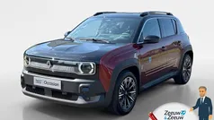 Rouge carmin / noir etoile (donker rood) Gebruikt 2025 Renault R4 Iconic SUV | € 34.535 (Super prijs)