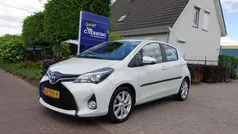 Wit Gebruikt 2015 Toyota Yaris Hatchback | € 12.450 (Eerlijke prijs)