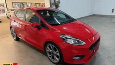 Rood Gebruikt 2018 Ford Fiesta ST-Line Hatchback | € 12.400 (Eerlijke prijs)