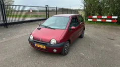Rood Gebruikt 2002 Renault Twingo Hatchback | € 1.150 (Eerlijke prijs)