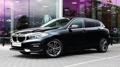Gebruikt 2023 BMW 118 Sport Line Hatchback | € 25.495 (Eerlijke prijs)