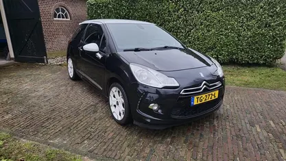 Zwart Gebruikt 2010 Citroën DS3 Sport Chic Hatchback | € 3.450 (Eerlijke prijs)