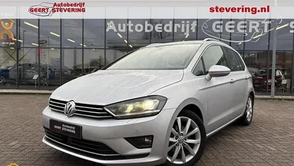 Grijs Occasion 2016 VW Golf VII Highline Hatchback | € 13.745 (Eerlijke prijs)