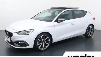 Wit Occasion 2020 Seat Leon FR Hatchback | € 22.840 (Eerlijke prijs)