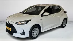 Wit Gebruikt 2021 Toyota Yaris Hybrid Active Hatchback | € 19.400 (Eerlijke prijs)