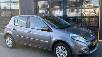 Grijs Gebruikt 2011 Renault Clio R.S. Collection Hatchback | € 4.950 (Eerlijke prijs)