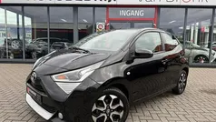 Zwart Gebruikt 2021 Toyota Aygo Hatchback | € 12.350 (Eerlijke prijs)