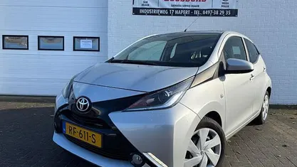 Occasion Toyota Aygo X-play 69 PK (50 kW) 2017 Grijs (metallic) Hatchback
