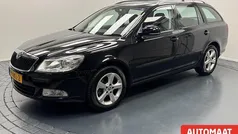 Zwart Gebruikt 2011 Skoda Octavia Stationwagen | € 4.950 (Eerlijke prijs)