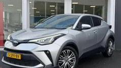 Gebruikt 2023 Toyota C-HR Executive SUV | € 29.900 (Eerlijke prijs)