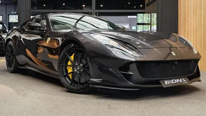 Grijs Gebruikt 2023 Ferrari 812 Cabriolet | € 499.995 (Goede deal)