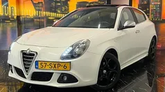 Wit Gebruikt 2012 Alfa Romeo Giulietta Distinctive Hatchback | € 8.499 (Eerlijke prijs)