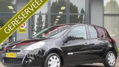 Zwart Gebruikt 2012 Renault Clio IV Authentique Hatchback | € 4.750 (Goede deal)