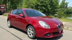 Rood Gebruikt 2011 Alfa Romeo Giulietta Distinctive Hatchback | € 5.695 (Goede deal)