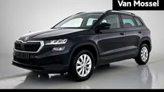 Zwart Gebruikt 2022 Skoda Karoq Ambition SUV | € 26.444 (Eerlijke prijs)