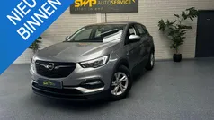 Grijs Gebruikt 2017 Opel Grandland X Innovation SUV | € 13.950 (Eerlijke prijs)