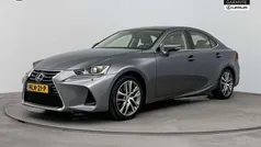 Gebruikt 2017 Lexus IS300h Business Edition Sedan | € 27.445 (Eerlijke prijs)