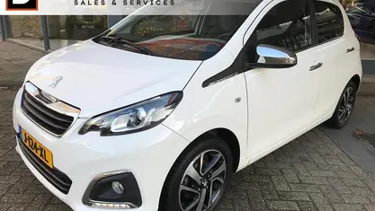 Occasion 2020 Peugeot 108 Allure Hatchback | € 11.495 (Eerlijke prijs)