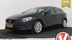 Zwart Gebruikt 2014 Volvo V40 Momentum Stationwagen | € 9.199 (Goede deal)