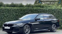 Saphirschwarz metallic (zwart metallic) Gebruikt 2023 BMW 530e Comfort Edition Stationwagen | € 47.895 (Super prijs)