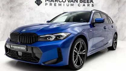Blauw Gebruikt 2024 BMW 330e Shadowline Stationwagen | € 46.750 (Eerlijke prijs)