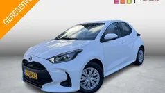 Wit Gebruikt 2022 Toyota Yaris Hybrid Active Hatchback | € 19.999 (Eerlijke prijs)