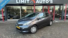 Grijs Gebruikt 2012 Toyota Yaris Hatchback | € 5.499 (Eerlijke prijs)