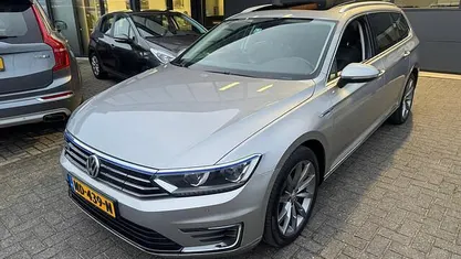 Grijs Occasion 2016 VW Passat Highline Stationwagen | € 10.995 (Eerlijke prijs)