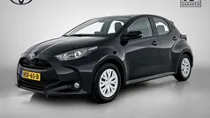 Zwart Gebruikt 2024 Toyota Yaris Hybrid Active Hatchback | € 23.950 (Eerlijke prijs)