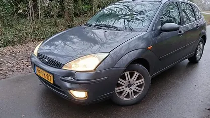 Occasion 2004 Ford Focus Futura Hatchback | € 999 (Super prijs)