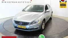 Grijs, metallic lak Gebruikt 2014 Volvo S60 Momentum Sedan | € 7.440 (Eerlijke prijs)
