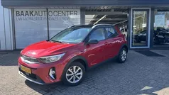 Rood Gebruikt 2021 Kia Stonic SUV | € 17.950 (Eerlijke prijs)