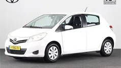 Wit Gebruikt 2014 Toyota Yaris Hatchback | € 9.445 (Eerlijke prijs)
