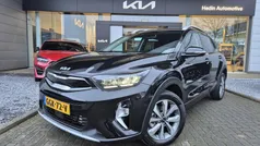 Zwart Gebruikt 2024 Kia Stonic SUV | € 23.495 (Eerlijke prijs)