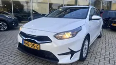 Wit Gebruikt 2025 Kia Ceed Comfort Hatchback | € 25.900 (Eerlijke prijs)