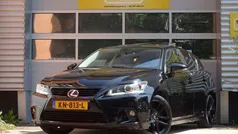Zwart, metallic lak Gebruikt 2016 Lexus CT200h Sport Line Hatchback | € 12.750 (Super prijs)