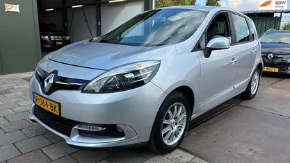 Grijs Gebruikt 2014 Renault Scénic III MPV | € 4.499 (Goede deal)
