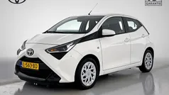 Wit Gebruikt 2021 Toyota Aygo X-play Hatchback | € 12.745 (Eerlijke prijs)